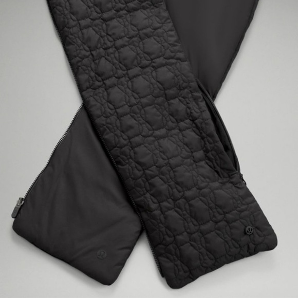 Lululemon Black Reversible Quilted Zip Scarf Unisex Nwt - Picture 6 of 14